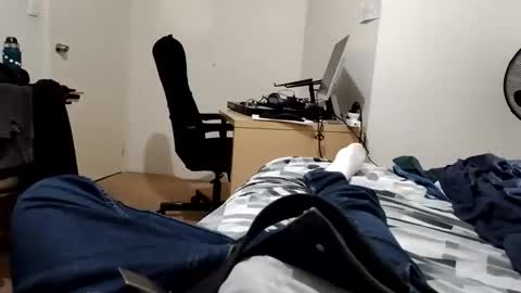 luis795697 online show from October 18, 4:50 am