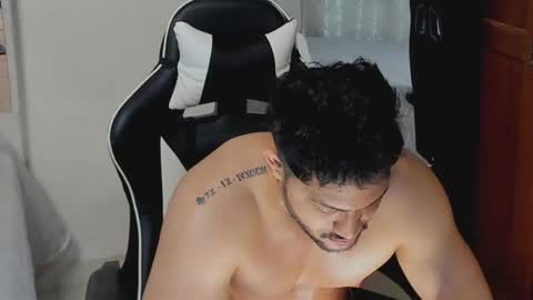 luis_baptista online show from October 21, 6:05 am