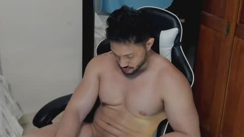 luis_baptista online show from May 10, 2:46 am