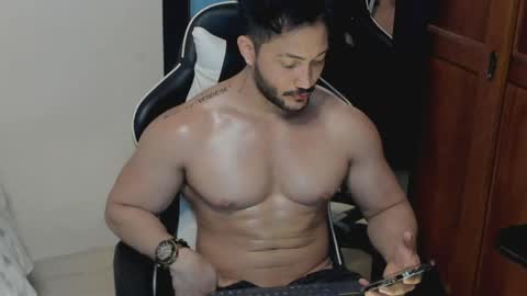 luis_baptista online show from May 17, 9:22 pm