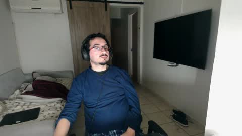 Snapshot of luis_flr chatting on January 13, 5:01 am luis_flr online show from January 13, 5:01 am