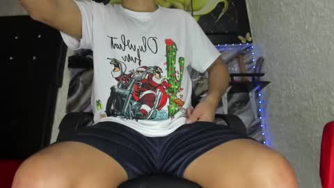 luisfernando01 online show from November 22, 4:56 am