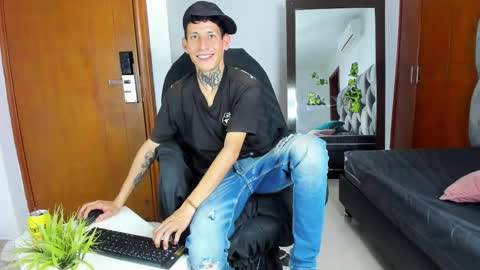 Snapshot of lujuriau_u chatting on October 7, 4:49 am lujuriau_u online show from October 7, 4:49 am