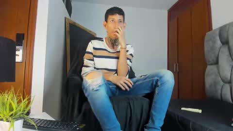 Snapshot of lujuriau_u chatting on October 14, 1:34 am lujuriau_u online show from October 14, 1:34 am