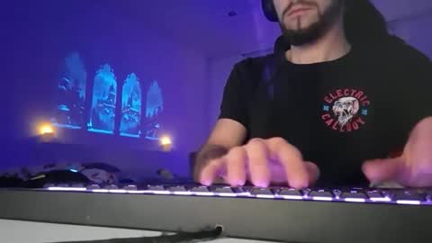 lukasschoetz online show from January 11, 4:33 pm