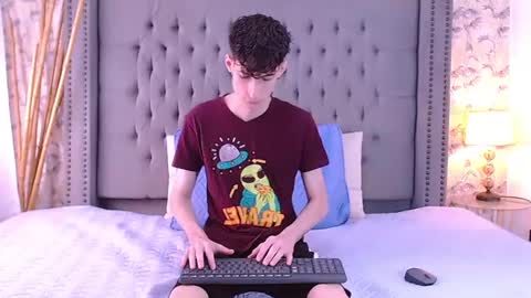 Snapshot of luke_carter chatting on September 13, 1:12 pm luke_carter online show from September 13, 1:12 pm