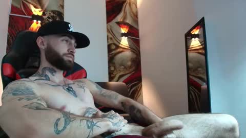 Snapshot of luke_davis01 chatting on October 1, 1:37 pm LUKE online show from October 1, 1:37 pm
