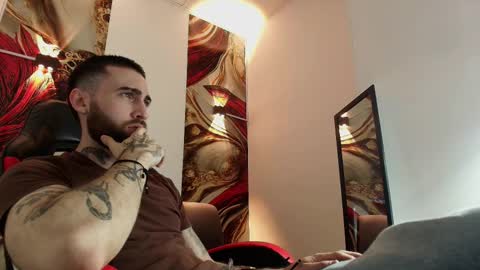 Snapshot of luke_davis01 chatting on October 6, 1:16 pm LUKE online show from October 6, 1:16 pm