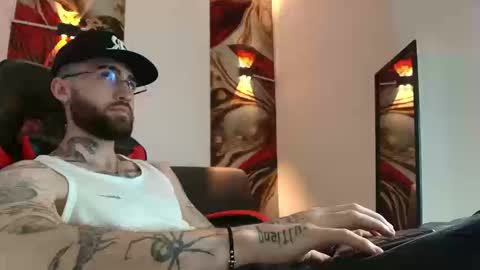 Snapshot of luke_davis01 chatting on September 24, 1:20 pm LUKE online show from September 24, 1:20 pm