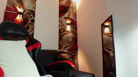 Snapshot of luke_davis01 chatting on October 4, 2:00 pm LUKE online show from October 4, 2:00 pm