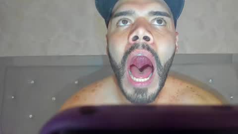 Snapshot of luke_diaz7 chatting on March 1, 12:39 am luke diaz7 online show from March 1, 12:39 am