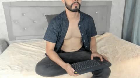 Snapshot of luke_diaz7 chatting on February 14, 11:32 pm luke diaz7 online show from February 14, 11:32 pm