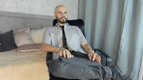 Snapshot of luke_diaz7 chatting on February 21, 11:32 pm luke diaz7 online show from February 21, 11:32 pm