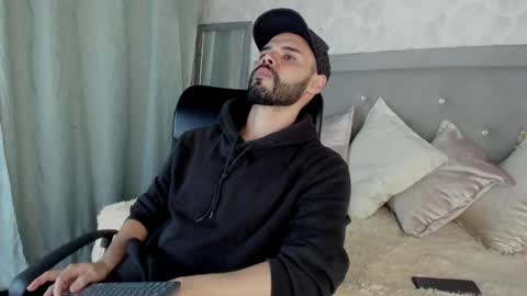 Snapshot of luke_diaz7 chatting on March 7, 1:53 am luke diaz7 online show from March 7, 1:53 am
