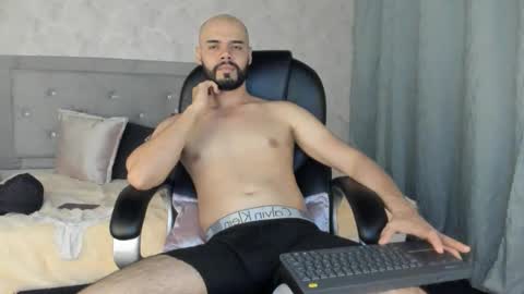 Snapshot of luke_diaz7 chatting on February 12, 12:58 am luke diaz7 online show from February 12, 12:58 am