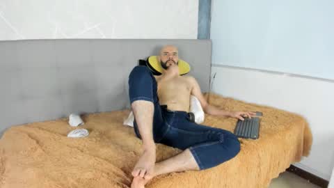Snapshot of luke_diaz7 chatting on February 16, 12:32 am luke diaz7 online show from February 16, 12:32 am