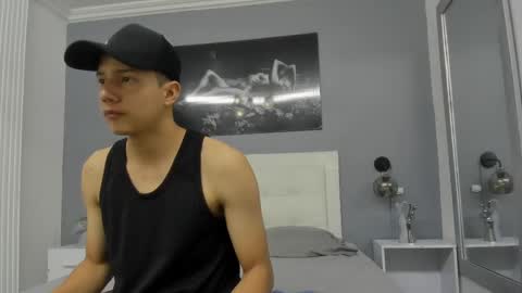 Snapshot of luke_julien chatting on March 11, 12:17 pm Luke Julien online show from March 11, 12:17 pm