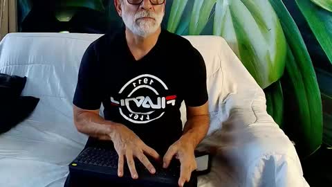 Luke Crews online show from January 11, 6:44 pm