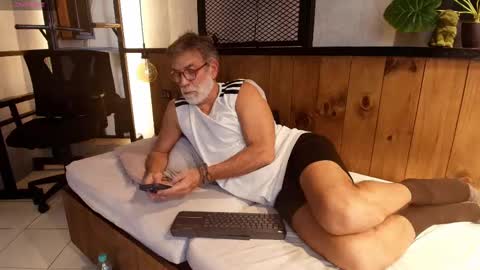 Snapshot of lukecrews chatting on March 5, 4:35 pm Luke Crews online show from March 5, 4:35 pm