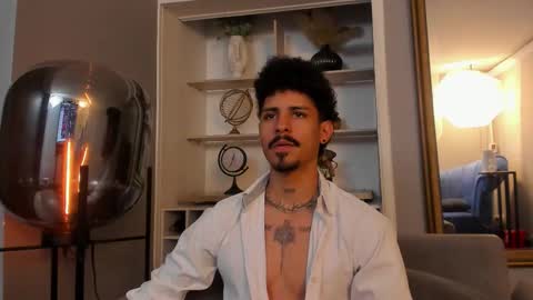 Snapshot of lukeetaylor_ chatting on October 31, 11:35 am Luke Taylor online show from October 31, 11:35 am