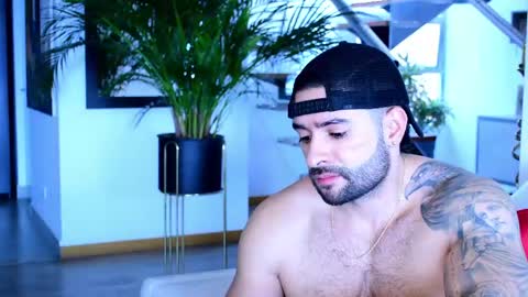 Lukhas f4f online show from April 25, 4:48 pm