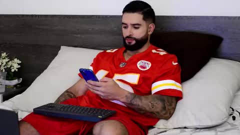 Snapshot of lukhass chatting on October 25, 3:52 am Lukhas f4f online show from October 25, 3:52 am