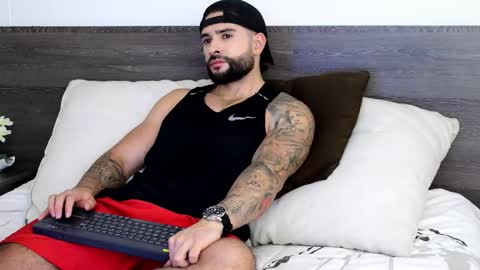 Snapshot of lukhass chatting on October 29, 4:37 am Lukhas f4f online show from October 29, 4:37 am