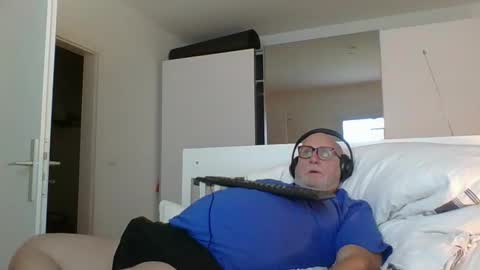 Snapshot of luley58 chatting on September 15, 6:53 pm luley58 online show from September 15, 6:53 pm