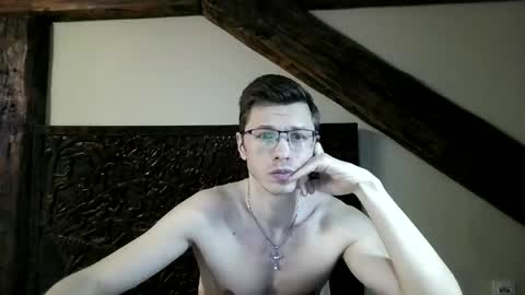 Andrew independent model 2000-0000 CET daily online show from April 30, 8:05 pm