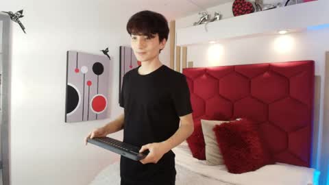 Lumier  online show from April 21, 8:15 pm