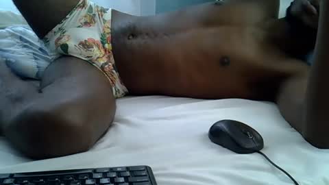 Snapshot of lunalove22_ chatting on October 9, 7:13 am lunalove22_ online show from October 9, 7:13 am
