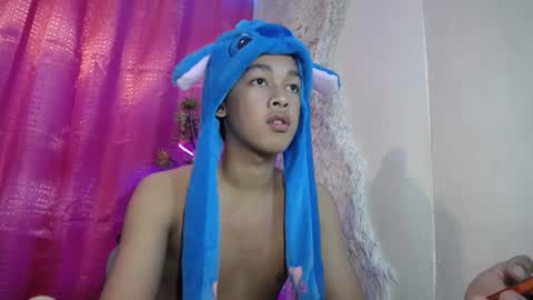 lunarmaxxx online show from April 6, 5:36 pm