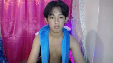 lunarmaxxx online show from April 3, 9:17 am