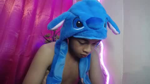 lunarmaxxx online show from April 8, 3:54 pm