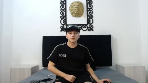lunaydream online show from May 16, 11:30 am