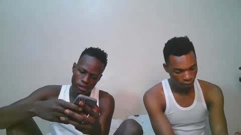 luoislove online show from February 23, 9:33 am