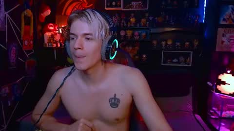 Snapshot of lustymatt chatting on October 17, 6:39 am lustymatt online show from October 17, 6:39 am