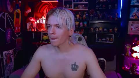 Snapshot of lustymatt chatting on September 30, 2:07 am lustymatt online show from September 30, 2:07 am