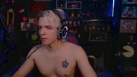 Snapshot of lustymatt chatting on October 9, 4:06 am lustymatt online show from October 9, 4:06 am