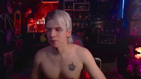 Snapshot of lustymatt chatting on October 6, 5:23 am lustymatt online show from October 6, 5:23 am