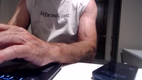 luv_missle online show from March 31, 6:37 am