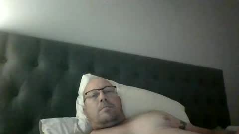 Snapshot of luvtwogodown chatting on January 22, 11:21 pm luvtwogodown online show from January 22, 11:21 pm