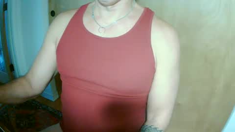 Snapshot of luvzjerkingoff chatting on December 8, 4:39 pm luvzjerkingoff online show from December 8, 4:39 pm