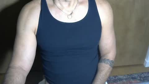 Snapshot of luvzjerkingoff chatting on February 21, 2:38 pm luvzjerkingoff online show from February 21, 2:38 pm
