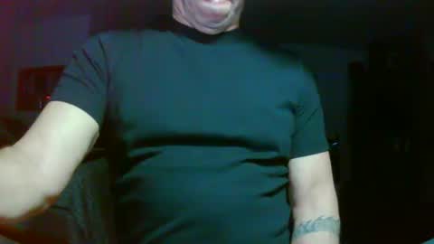 Snapshot of luvzjerkingoff chatting on December 31, 5:33 am luvzjerkingoff online show from December 31, 5:33 am