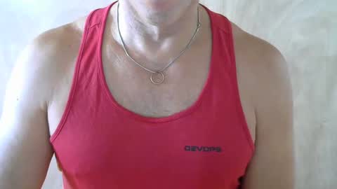 Snapshot of luvzjerkingoff chatting on January 19, 9:45 pm luvzjerkingoff online show from January 19, 9:45 pm