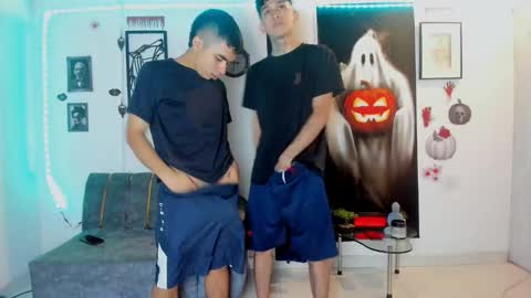 Snapshot of luxhousexx chatting on October 14, 4:08 am Jackson and Matt online show from October 14, 4:08 am
