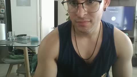 Snapshot of luzardol chatting on March 12, 6:33 pm luzardol online show from March 12, 6:33 pm