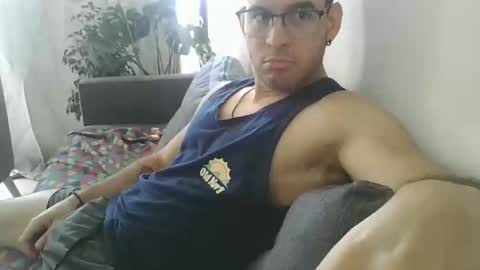 Snapshot of luzardol chatting on March 9, 4:00 pm luzardol online show from March 9, 4:00 pm