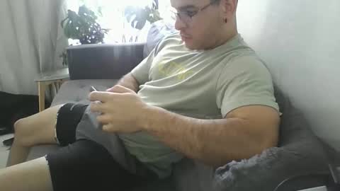 Snapshot of luzardol chatting on March 5, 2:56 pm luzardol online show from March 5, 2:56 pm